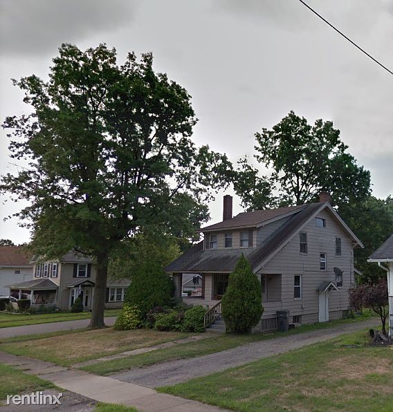 2371 Mt Vernon right side of house