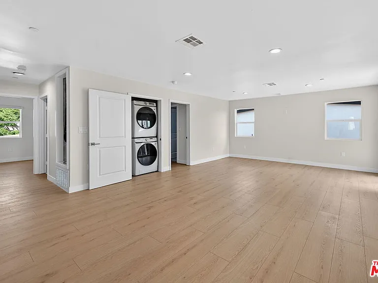 3436 Hunter St — Photo 5