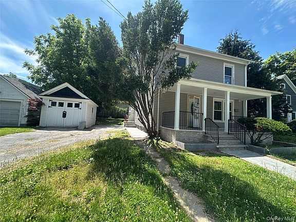 2nd image of 423 Hinman Place