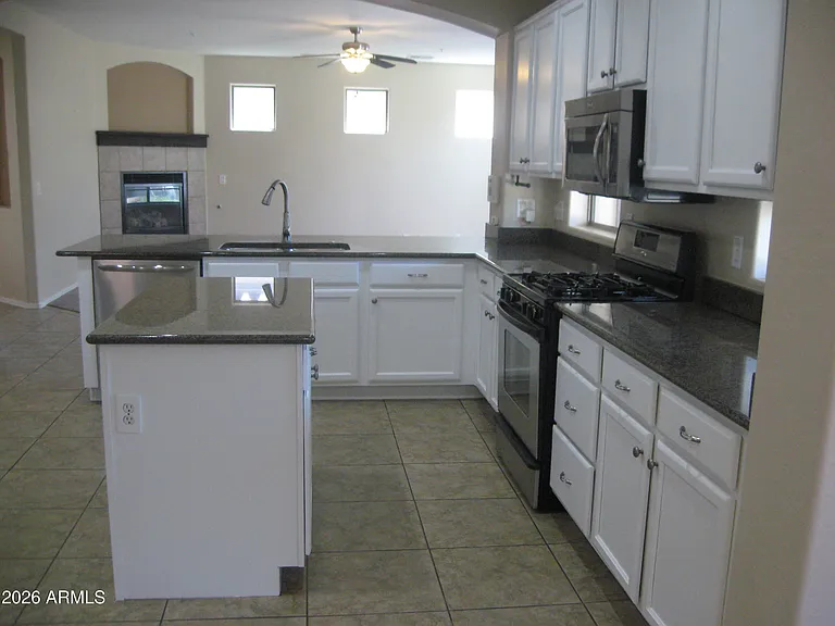 12616 W Blackstone Ln — Photo 4