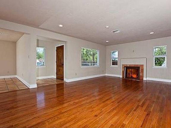 2nd image of 1204 Los Robles Blvd