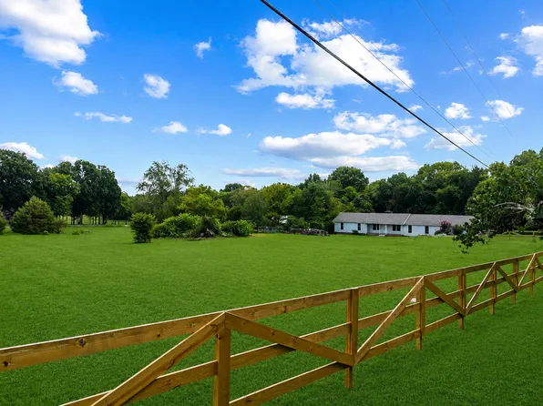 1084 Taylorsville Rd, Lebanon, TN 37087