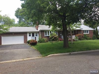 437 Terhune Ave, Paramus, NJ, 07652