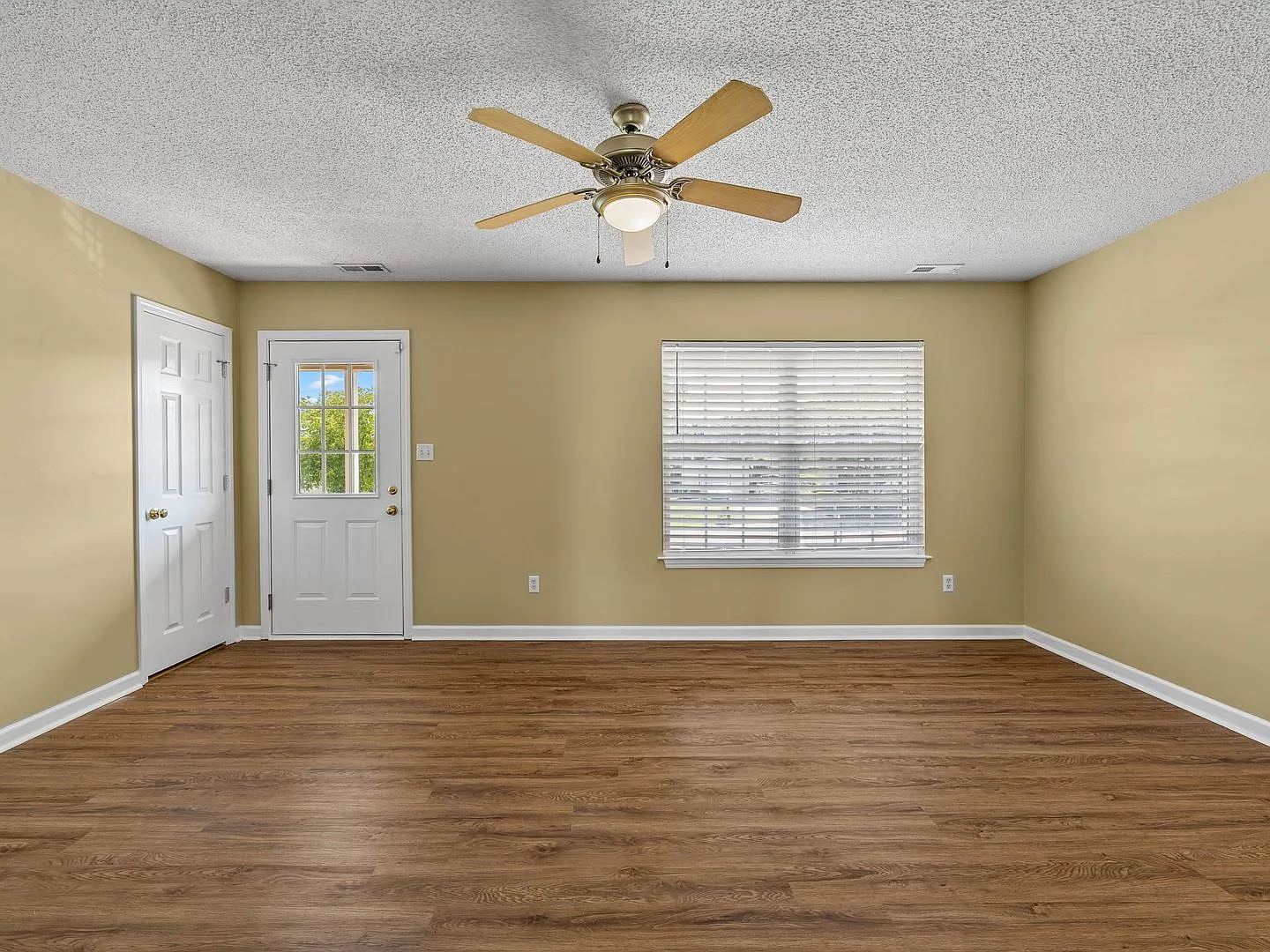 3 bedroom 2 bath home in Moore SC — Photo 4