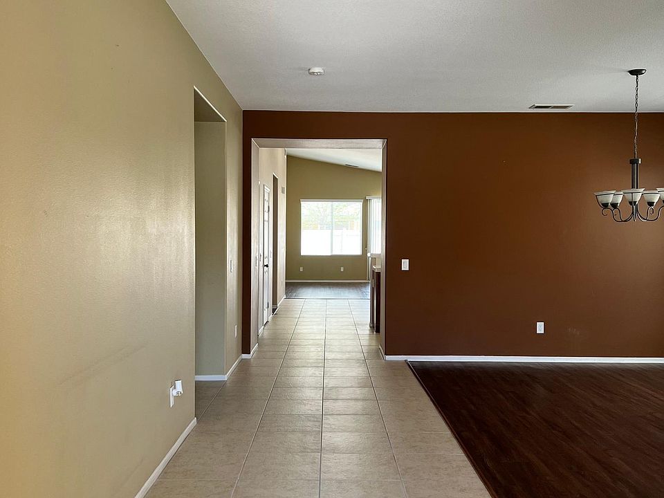 1st image of 13385 Chamiso St