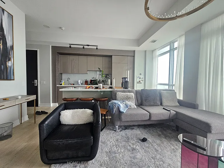 7 Grenville St #6011 — Photo 3