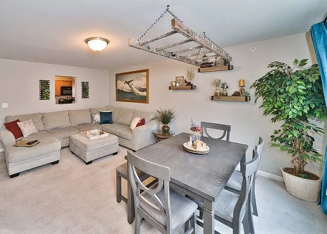 2 bed, 1080 sqft, $1,450 — Photo 3