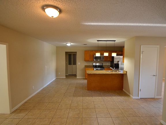 5th image of 4704 Fox Hunt Dr