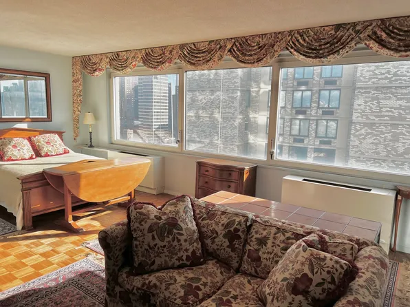 1065 Park Avenue image 5 of 12