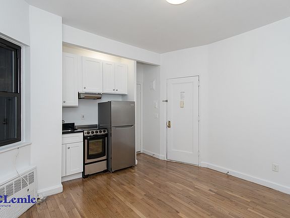 3rd image of 1592 2nd Ave APT 3D