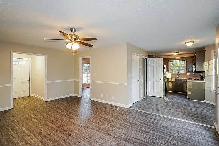 2704 Knob Ct — Photo 5