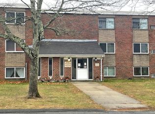 2094 Phillips Rd APT 33, New Bedford, MA 02745