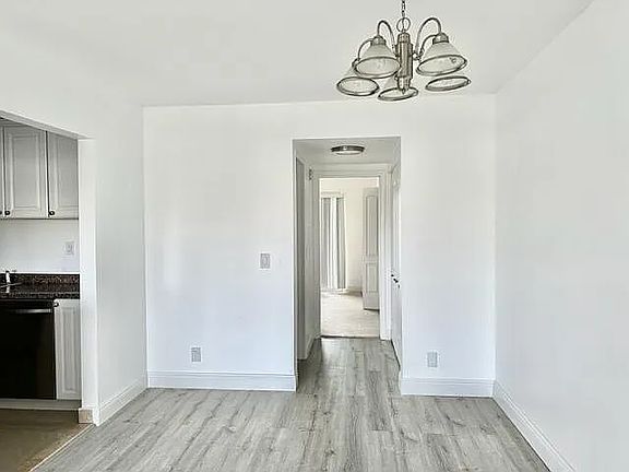 5th image of 251 Brighton Dr #F