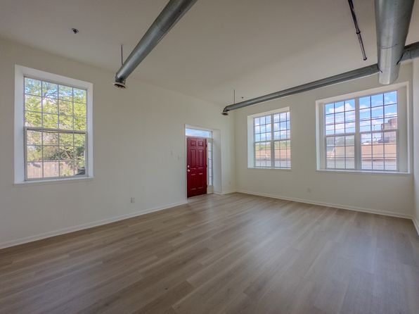 620 Corson St APT 411