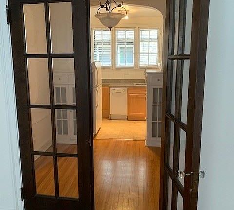 3rd image of 4879 N Paulina St APT 2B
