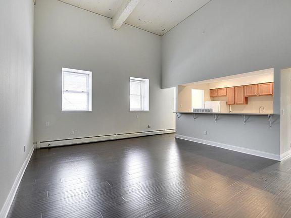 2nd image of 623 Laurel Ave APT 3D