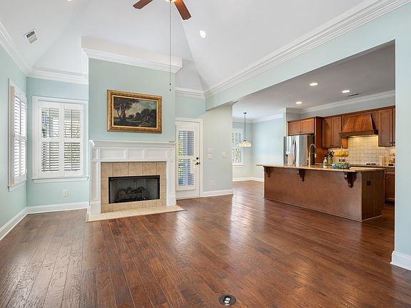 5th image of 1017 Danberry Ln