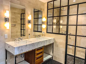 Rented by R New York