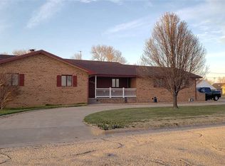 200 SW 10th St, Plainville, KS 67663