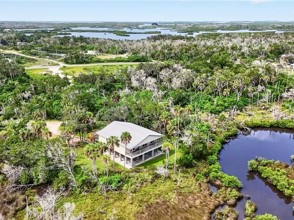 14141 W Board Walk Ln, Crystal River, FL 34429