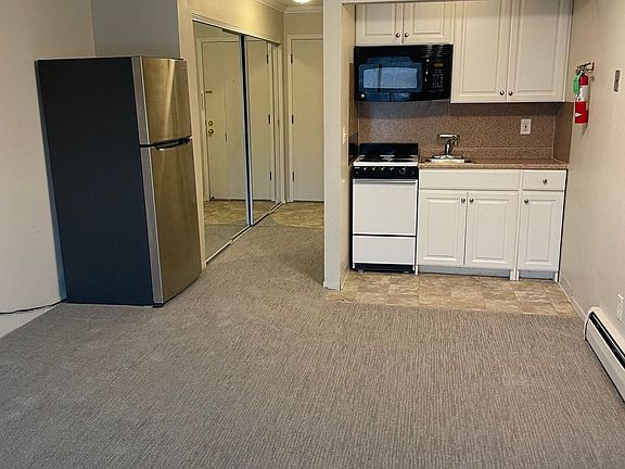 2nd image of 1040 Cleveland Ave S #4