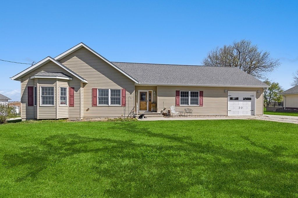 1105 Oak St, Guthrie Center, IA 50115 Zillow