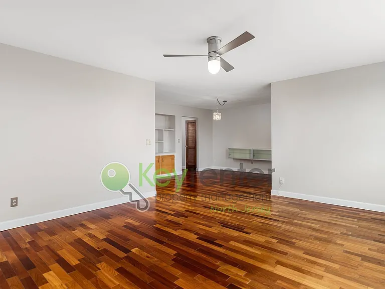 95 Orient Way #5E — Photo 7