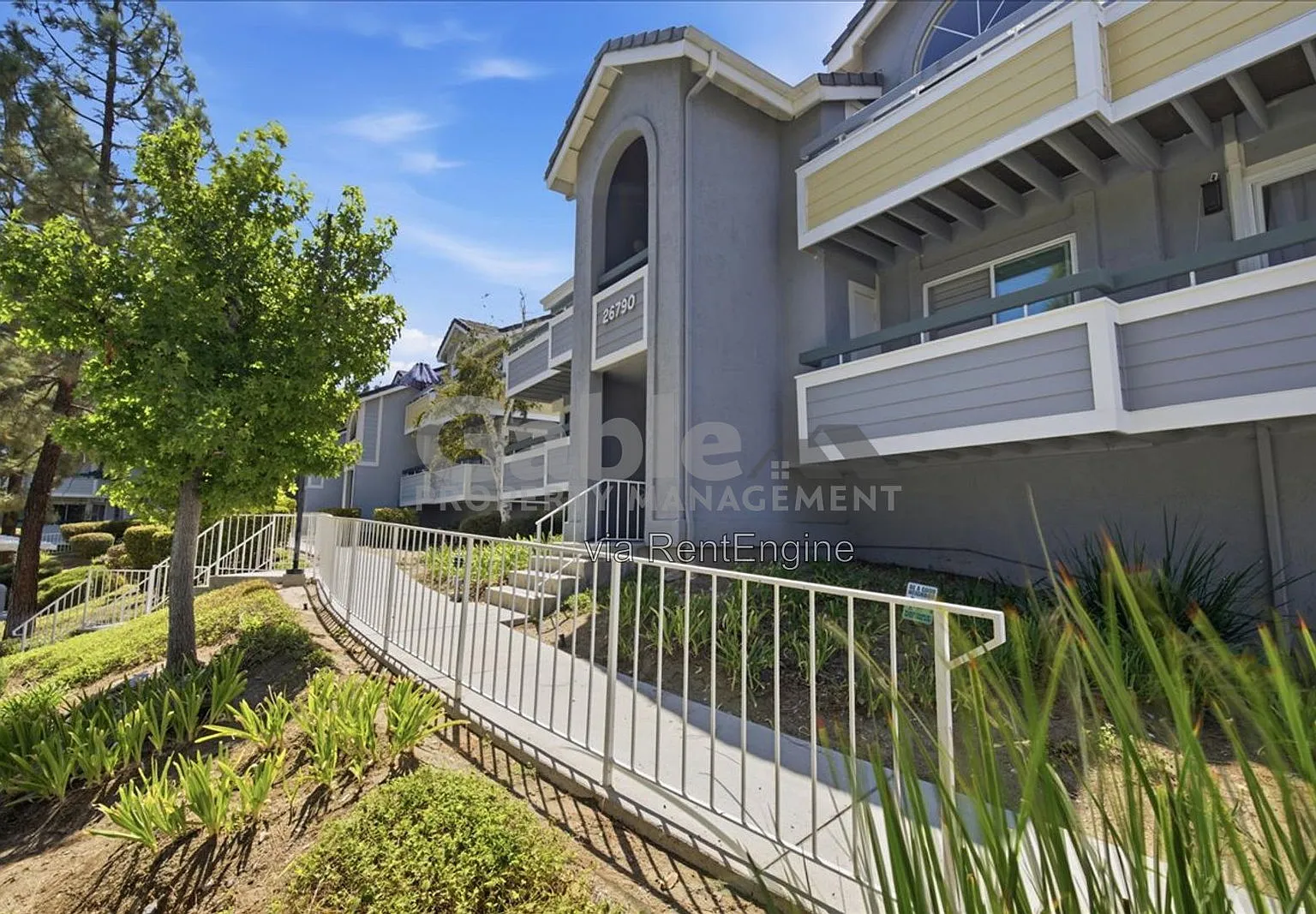 2 bed, 2.0 bath, 964 sqft, $2,550 — Photo 2
