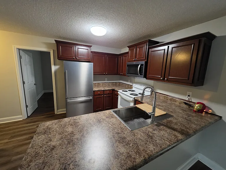 1258 Askew Dr — Photo 12