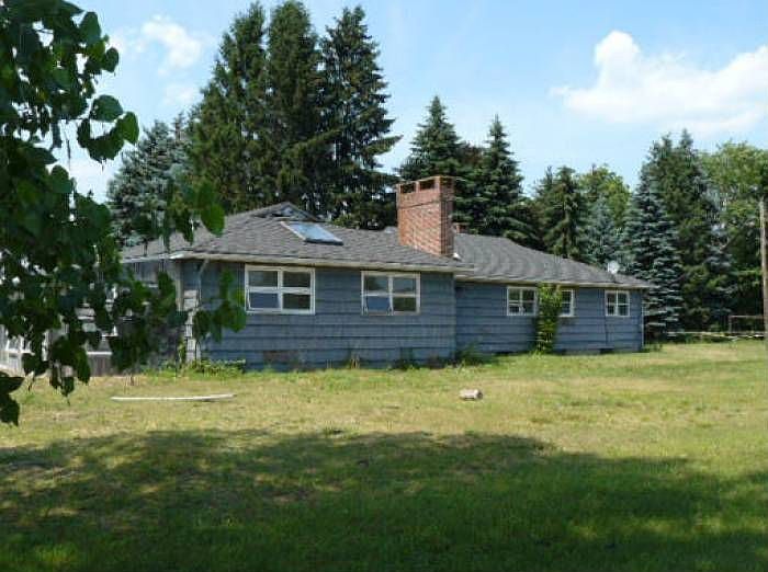 Back of house at 105 W Ma