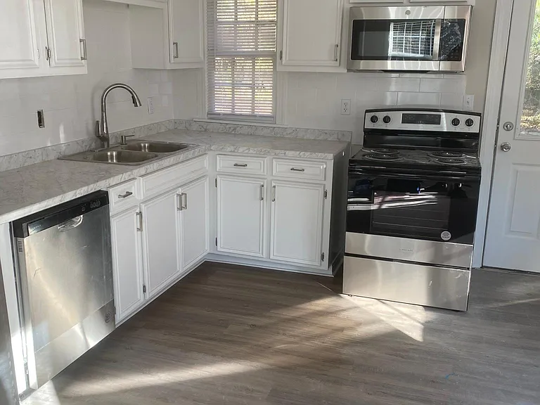 319 N 25th Ave — Photo 8