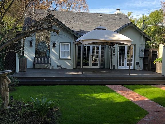 Back of house showing deck.
