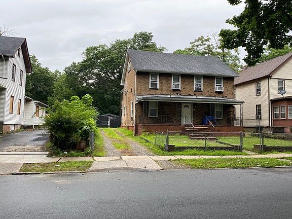3rd image of 31-33 Oak St