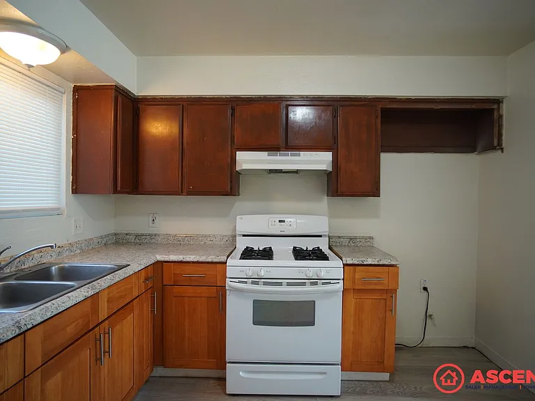 224 Washington Ave — Photo 5