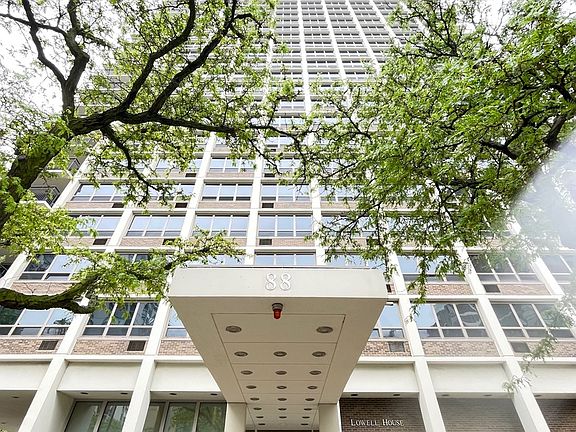 2nd image of 88 W Schiller St APT 2805L
