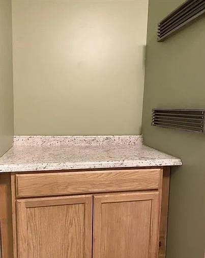 9411 Wood Creek Cir — Photo 24