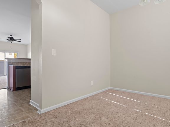 4th image of 213 Glenhaven Ln