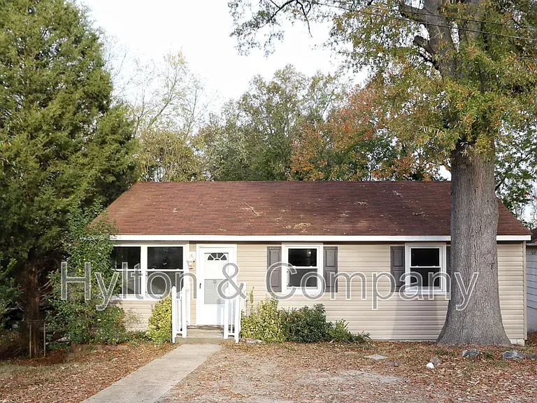 2703 Boston St — Photo 1