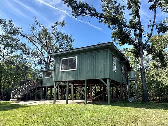 2nd image of 1427 Magnolia Rd