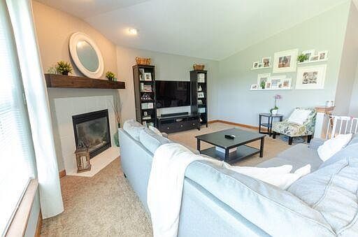 5th image of 1427 Mamerow Ln W