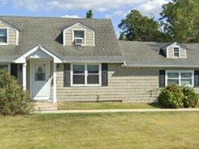 95 Carlls Path, North Babylon, NY, 11703