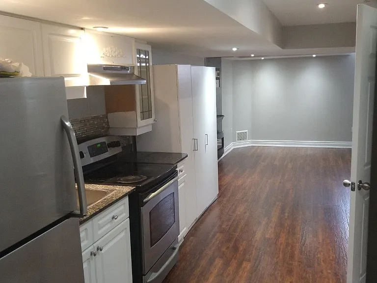 129 Matthewson Ave — Photo 2