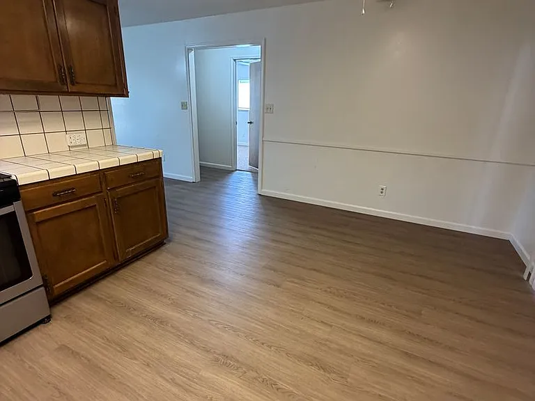 1839 E Vassar Dr — Photo 7