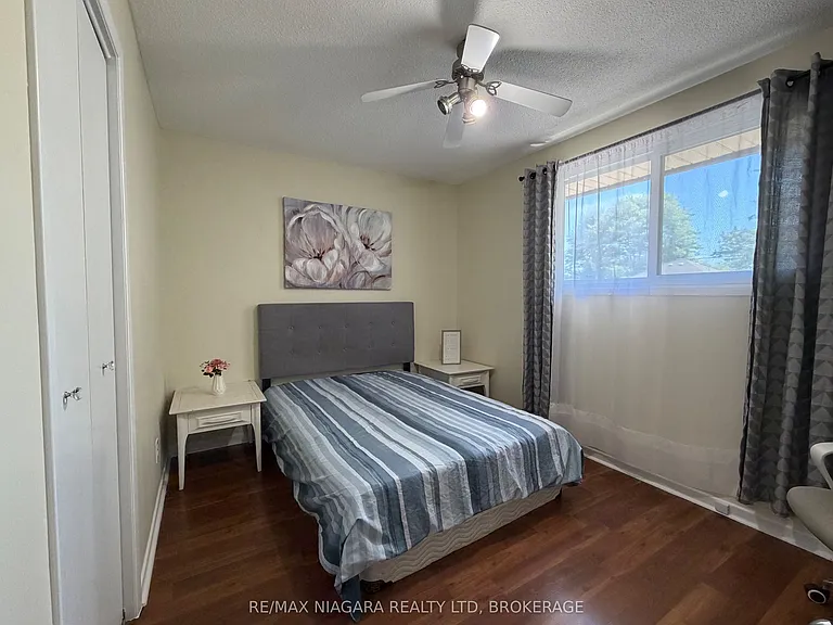 27 Nottingham Ct #UPPER — Photo 13
