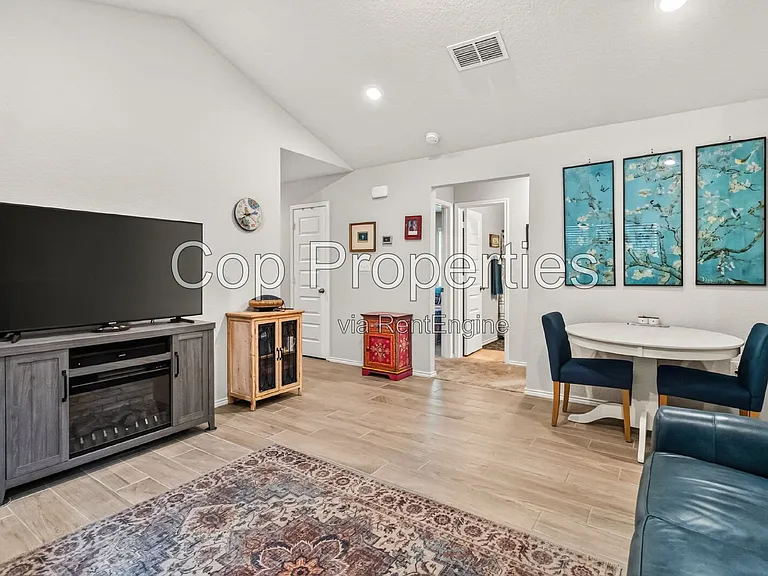 2425 Ayers Dr — Photo 10