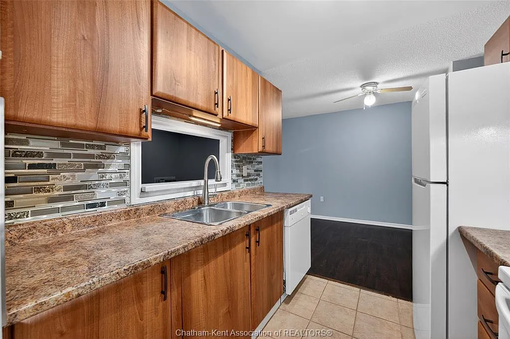 2 bed, 1.0 bath, $1,700 — Photo 3