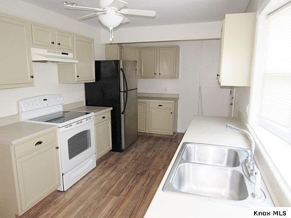 3rd image of 1004 N Mulberry St