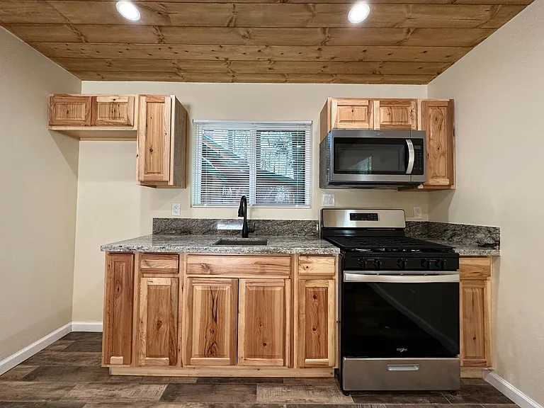 54078 Pine Crest Ave — Photo 7