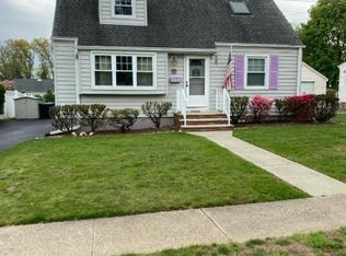 90 Lynwood Rd, Verona, NJ 07044