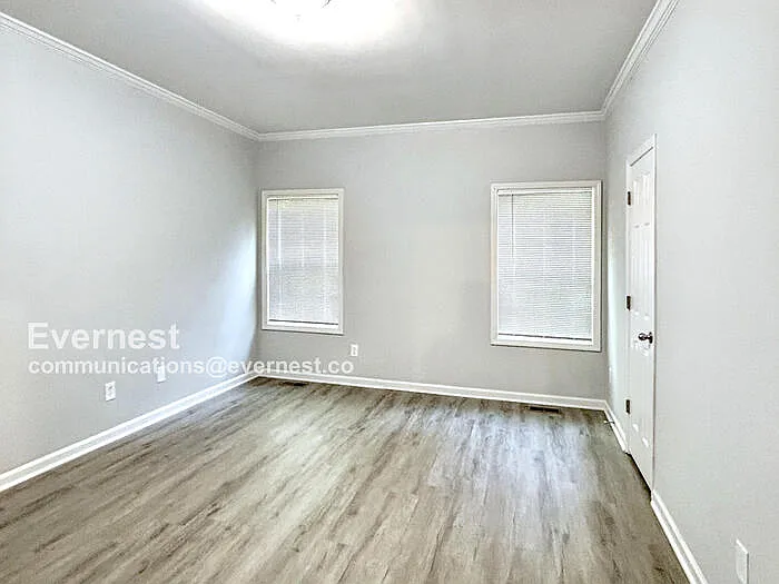 295 Sterling St SE — Photo 7